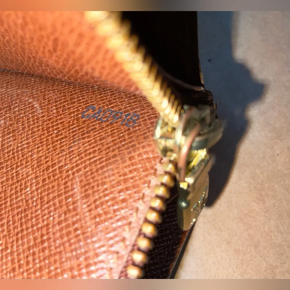 ✅AUTHENTIC LONG SARAH WALLET LOUIS VUITTON - Picture 5 of 13